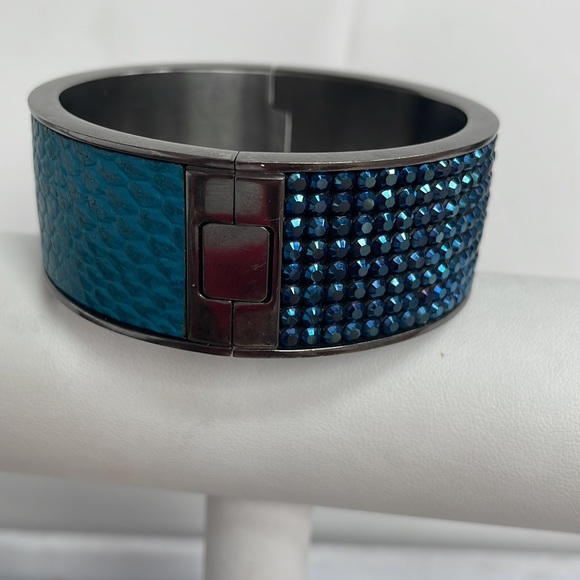Swarovski Blue Crystal and Leather Bangle - Picture 6 of 6